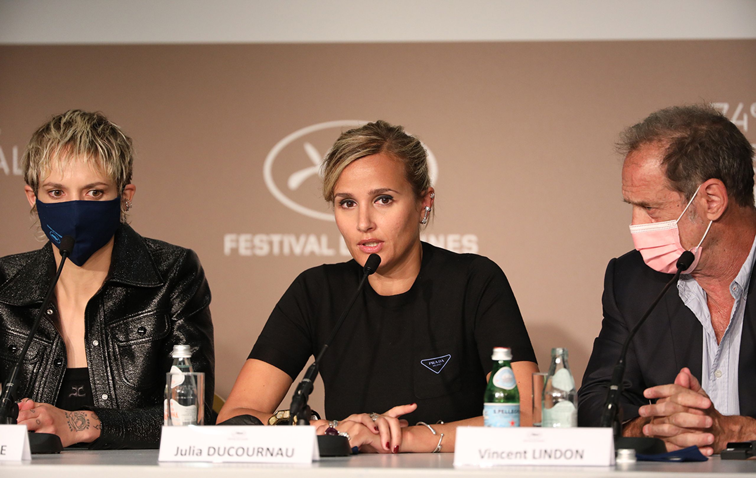 À La Rencontre De Léquipe Du Film Titane De Julia Ducournau Festival De Cannes