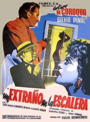 UN EXTRANO EN LA ESCALERA